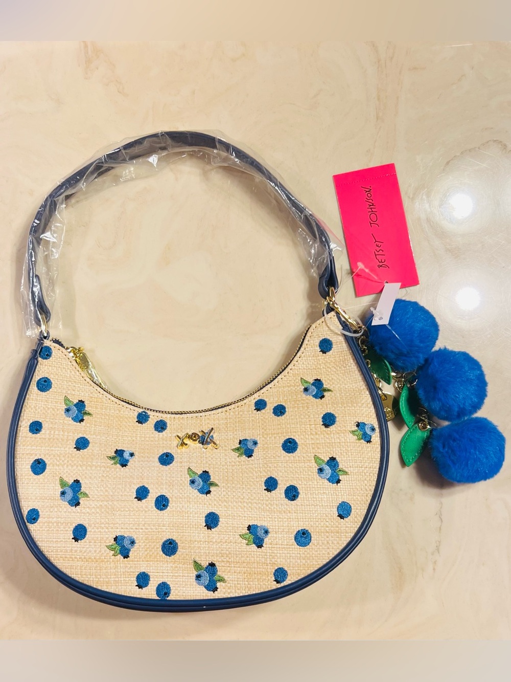 🫐👜BETSEY JOHNSON Straw Blueberry Shoulder Bag With Blueberry Pom-Pom Charm - Picture 13 of 16
